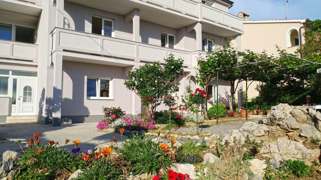 Apartmani Kastelan Barbat na Rabu المظهر الخارجي الصورة