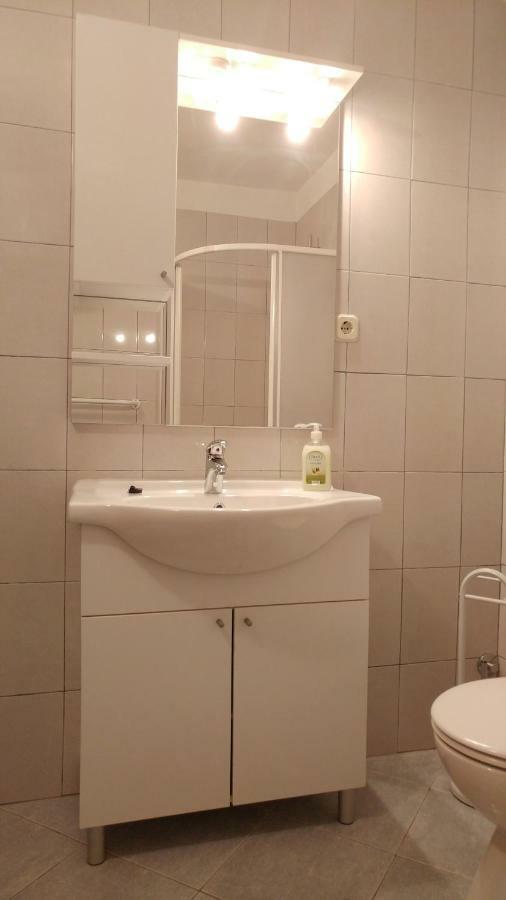 Apartmani Kastelan Barbat na Rabu المظهر الخارجي الصورة